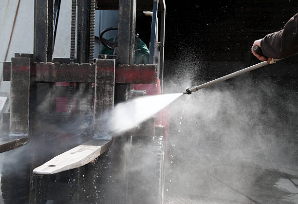 Best Parking Lot and Garage Cleaning  in Clinton, MO